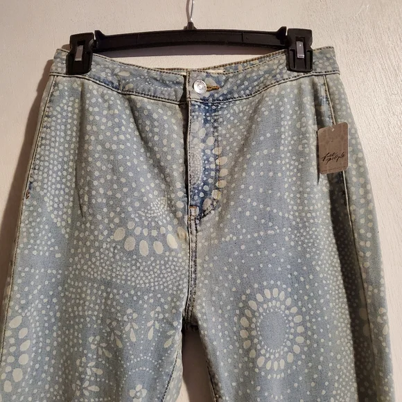 💖Free People / We The Free Pull On Printed Flared Jeans - Picture 8 of 13